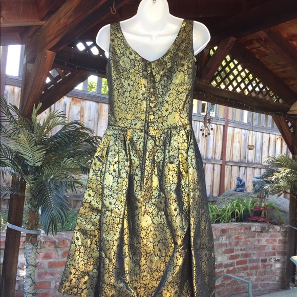 True Vintage Metallic 2 Piece Dress Set. - Picture 4 of 9